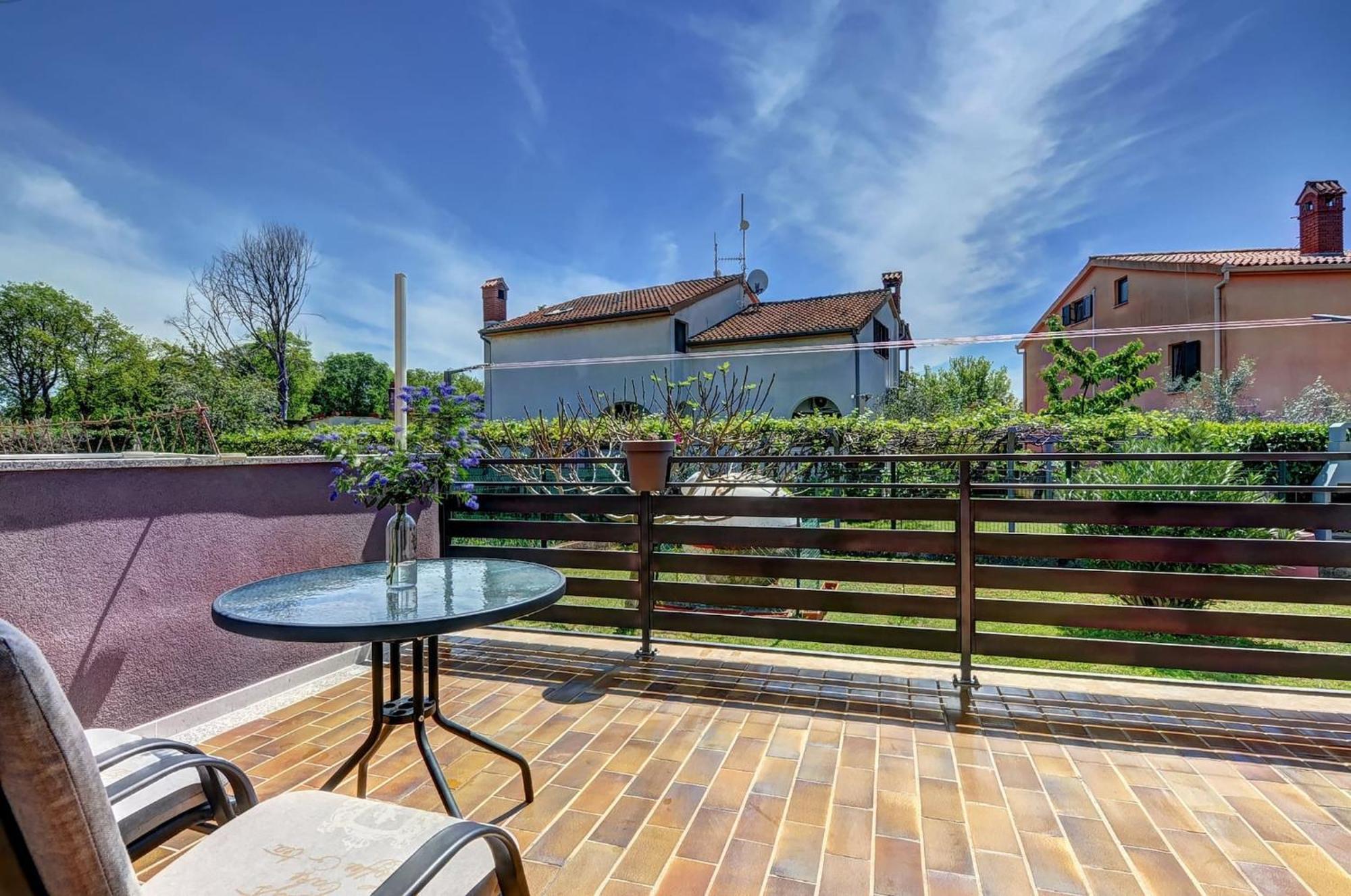 Lovely Apartments In Valbandon Fazana Exterior photo